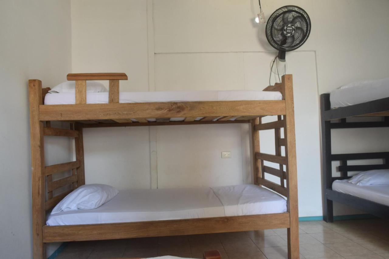Hostal Hosting And Travel Services 420 *